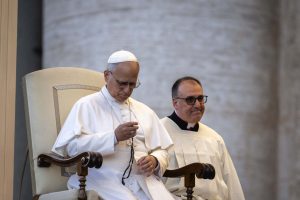 In preghiera pere la pace in unione con il Papa